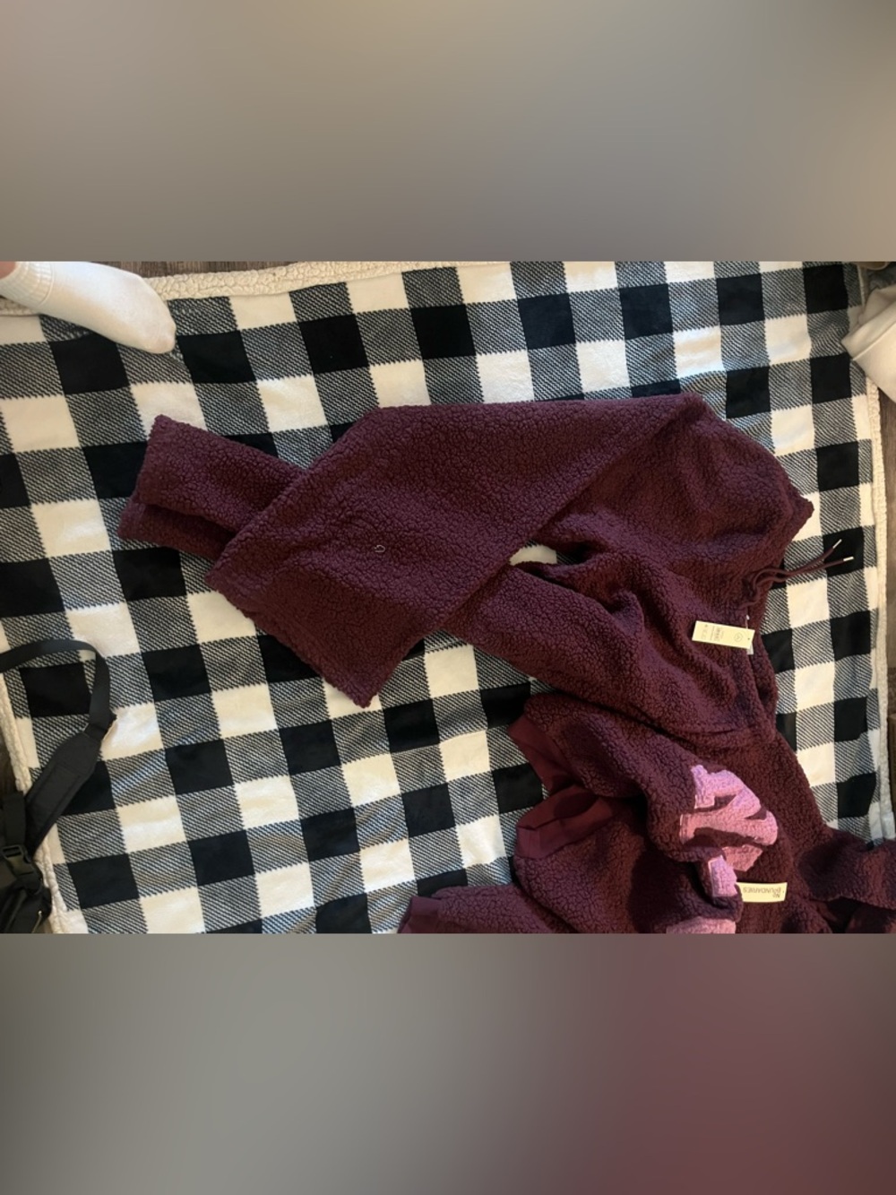 Uniqlo Sherpa Fleece Pullover in Deep Wine